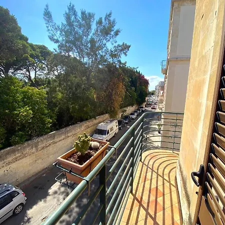 Casa Chiara, Roof Terrace, 100M To The Historical Center Apartment Lecce Exterior photo