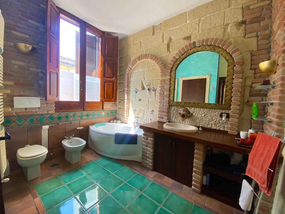 Casa Chiara, Roof Terrace, 100m To The Historical Center *